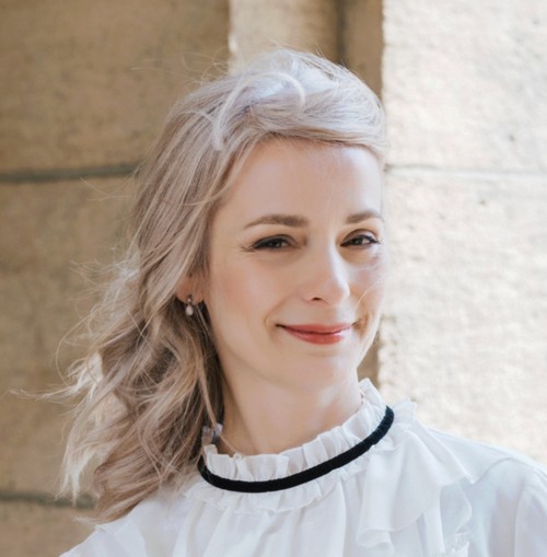 Inhaberin von Fischers Fine Interiors - erfolgreiche Interior Designerin und Kurs-Absolventin